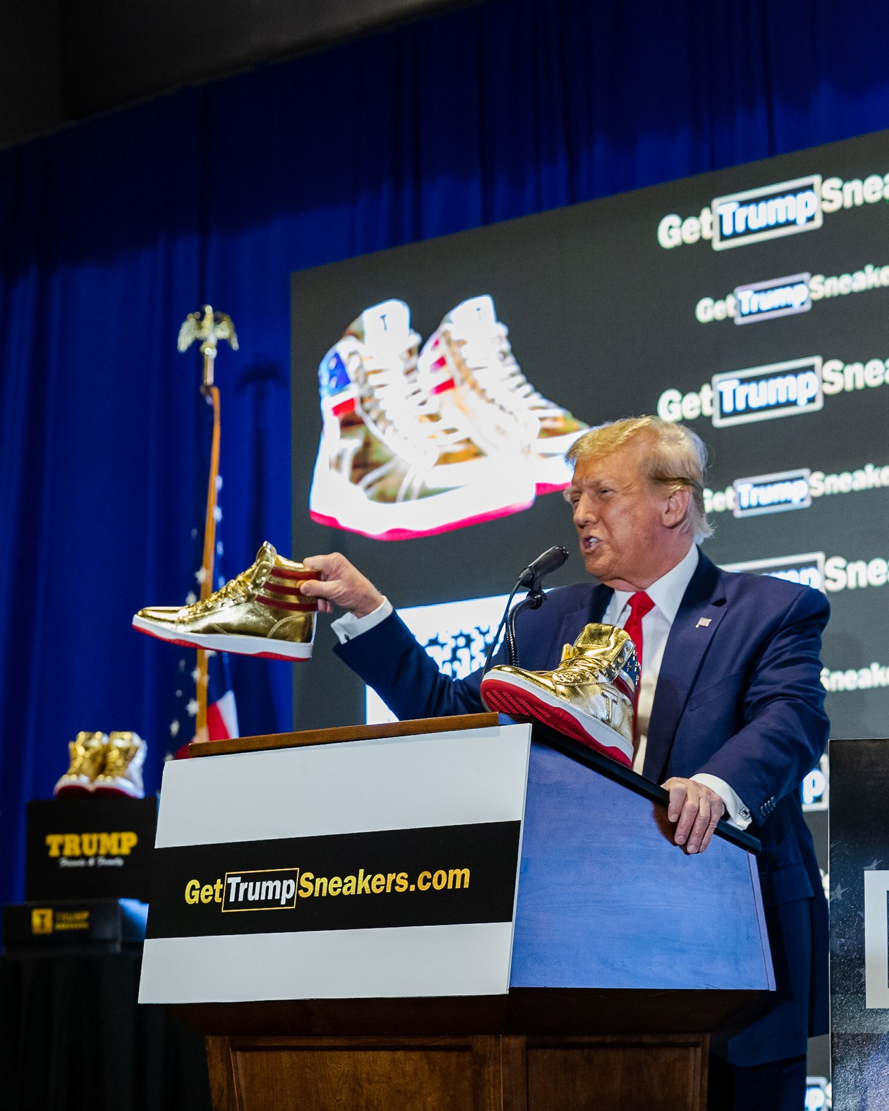 Trump Sneaker Con 2024 – photo 12