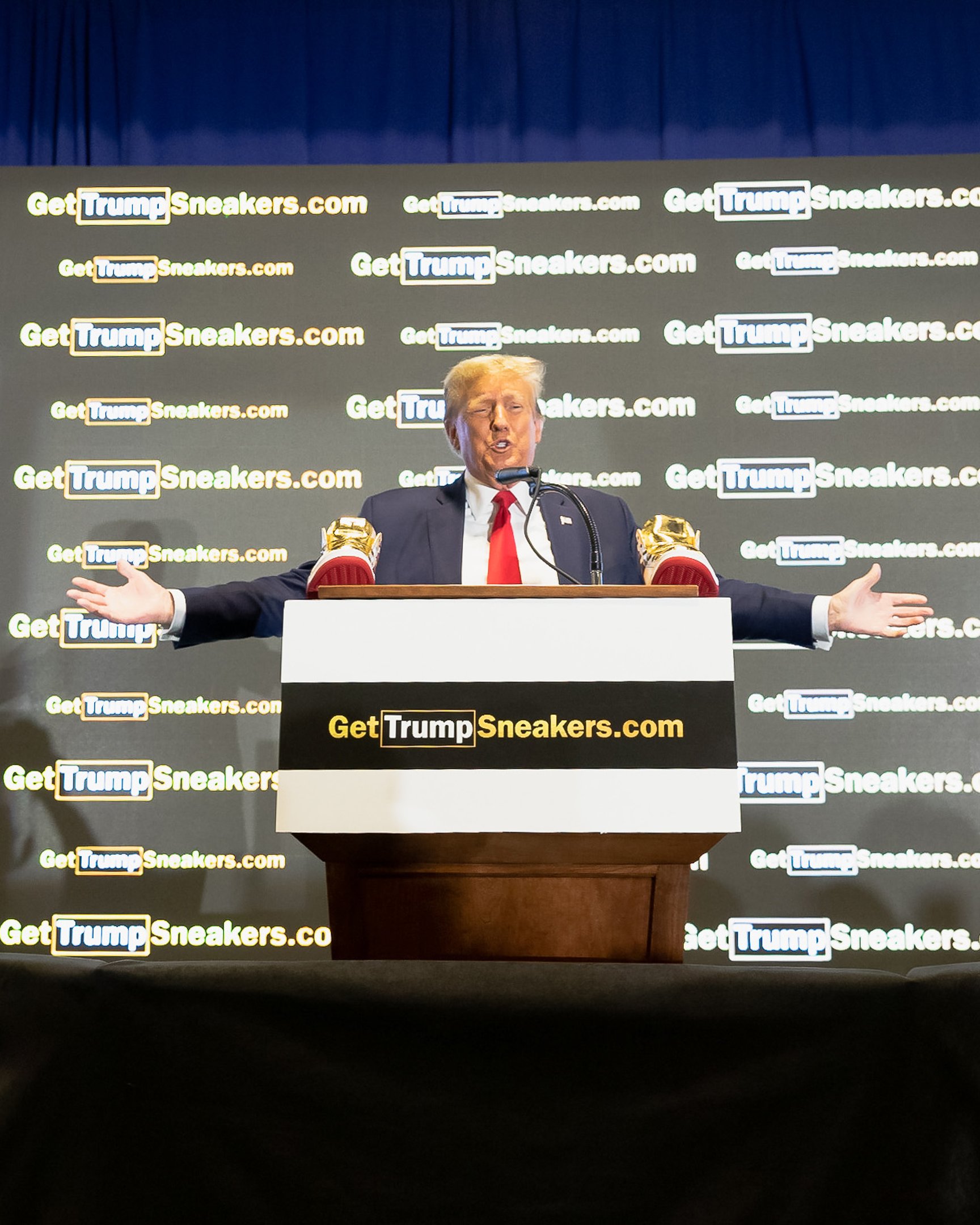 Trump Sneaker Con 2024 – photo 14
