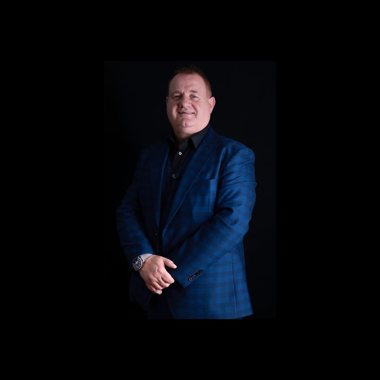 Colin - Magician performing