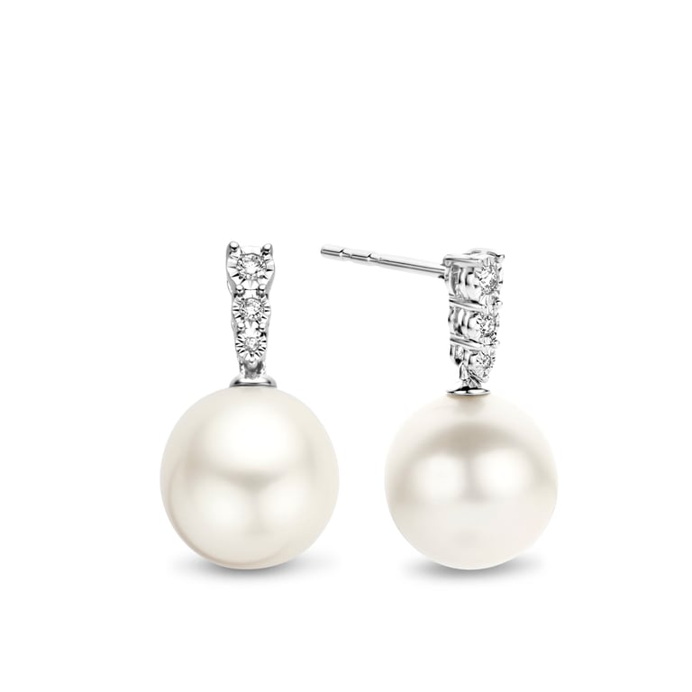 Inel de logodnă Siebel din aur alb cu diamant central rotund strălucitor.