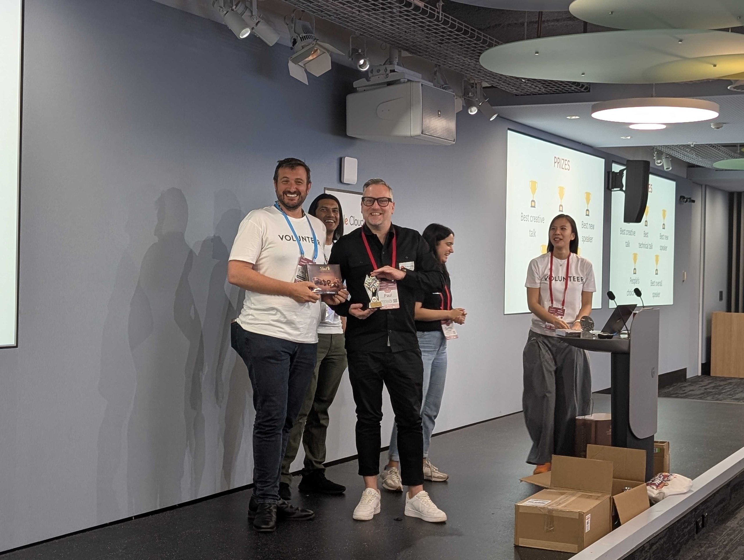 Paul Hewett, Best Overall Speaker 2025 MeasureCamp Sydney - 2030: Your Website Doesn't Exist