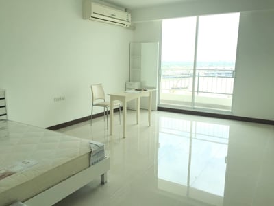 Property image 1 of 3
