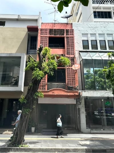 Property image 1 of 3