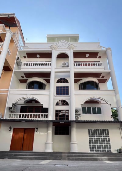 Property image 1 of 19