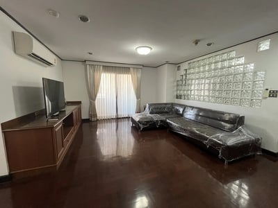 Property image 1 of 5