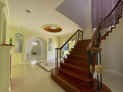 Property image 1 of 5