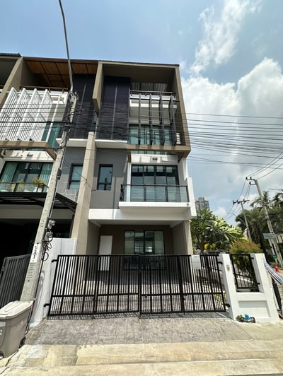 Property image 1 of 19