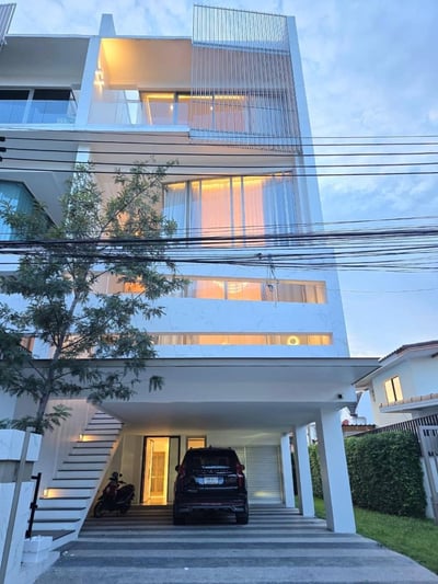 Property image 1 of 5