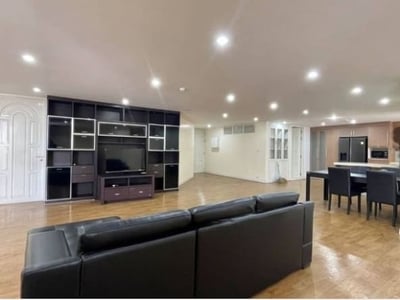 Property image 1 of 5
