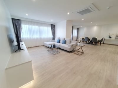 Property image 1 of 17