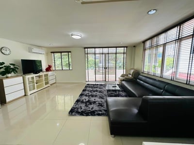Property image 1 of 14