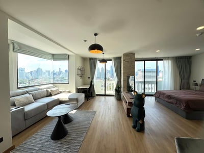 Property image 1 of 17