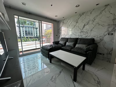 Property image 1 of 12