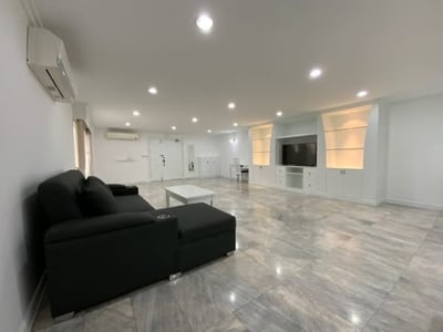 Property image 1 of 5