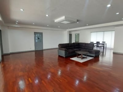 Property image 1 of 5