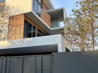 Property image 1 of 5