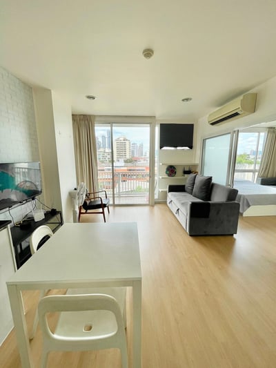 Property image 1 of 9