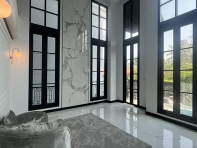 Property image 1 of 5
