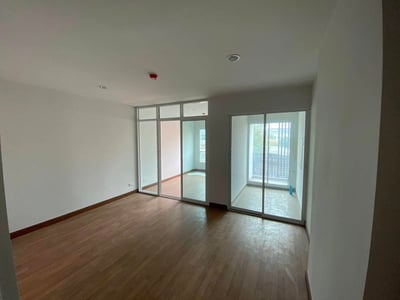 Property image 1 of 5