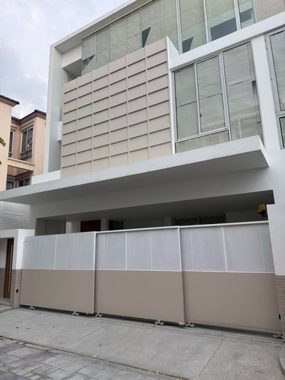 Property image 1 of 9
