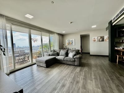 Property image 1 of 5