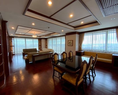 Property image 1 of 17