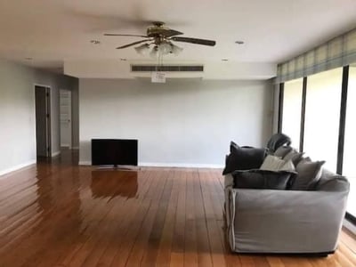 Property image 1 of 5