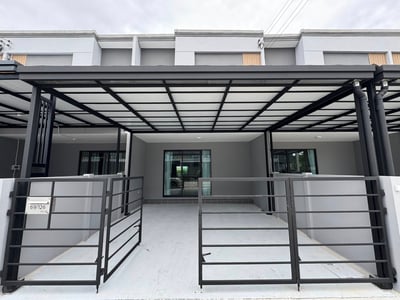 Property image 1 of 17