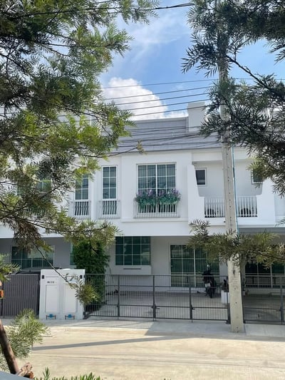 Property image 1 of 9