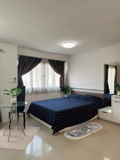 Property image 1 of 9