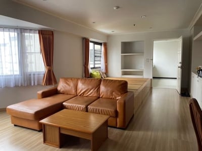 Property image 1 of 5