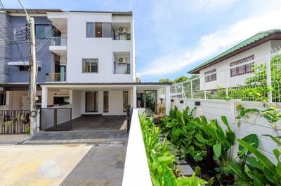Property image 1 of 5