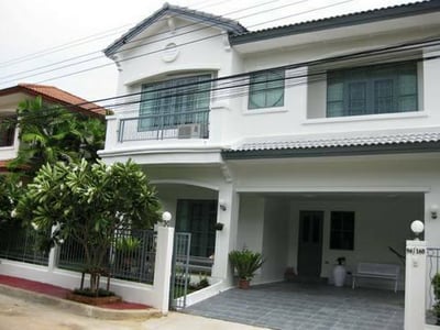 Property image 1 of 12