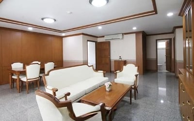 Property image 1 of 5