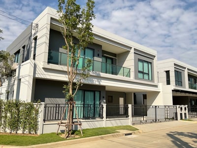 Property image 1 of 12