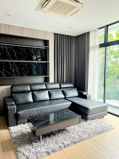 Property image 1 of 31