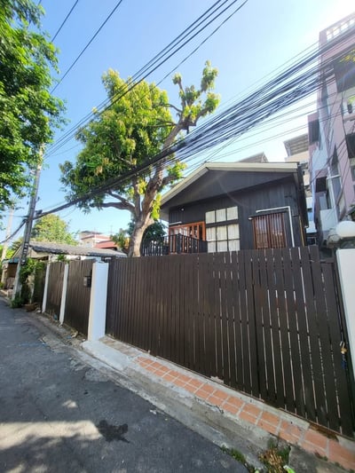 Property image 1 of 18