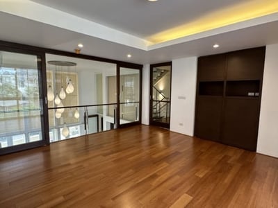 Property image 1 of 5