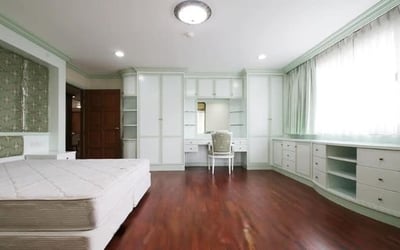 Property image 1 of 5