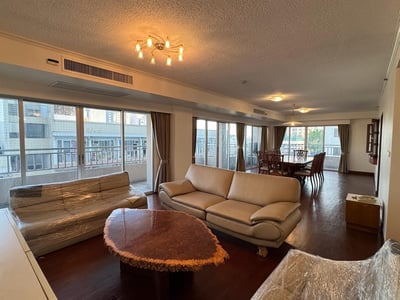 Property image 1 of 3