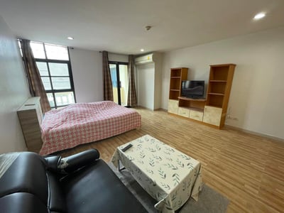 Property image 1 of 8