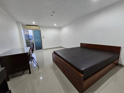 Property image 1 of 6