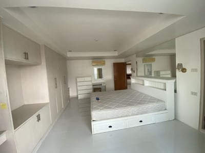 Property image 1 of 5