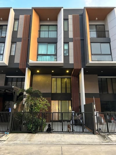 Property image 1 of 8
