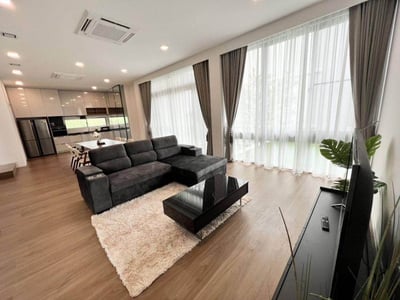 Property image 1 of 8