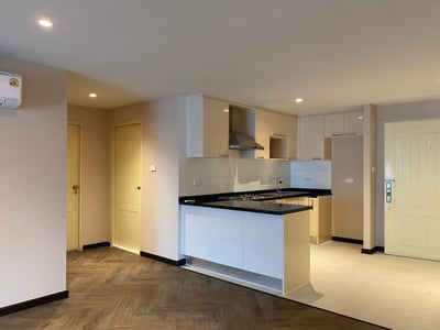 Property image 1 of 12