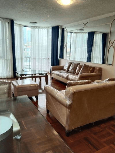 Property image 1 of 3