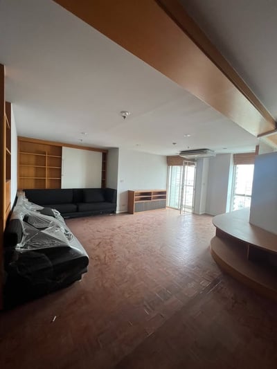 Property image 1 of 6