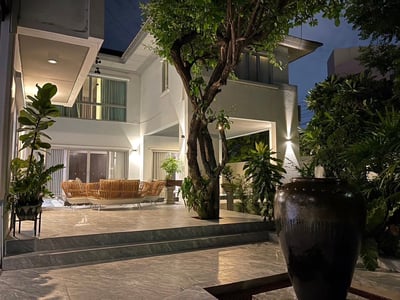 Property image 1 of 12
