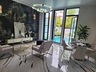 Property image 1 of 5